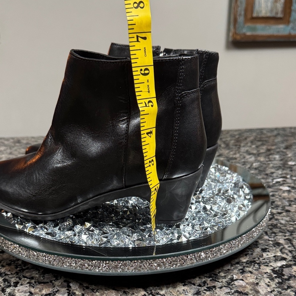 Easy Spirit leather Black Ankle Booties New 7.5W - Picture 9 of 10